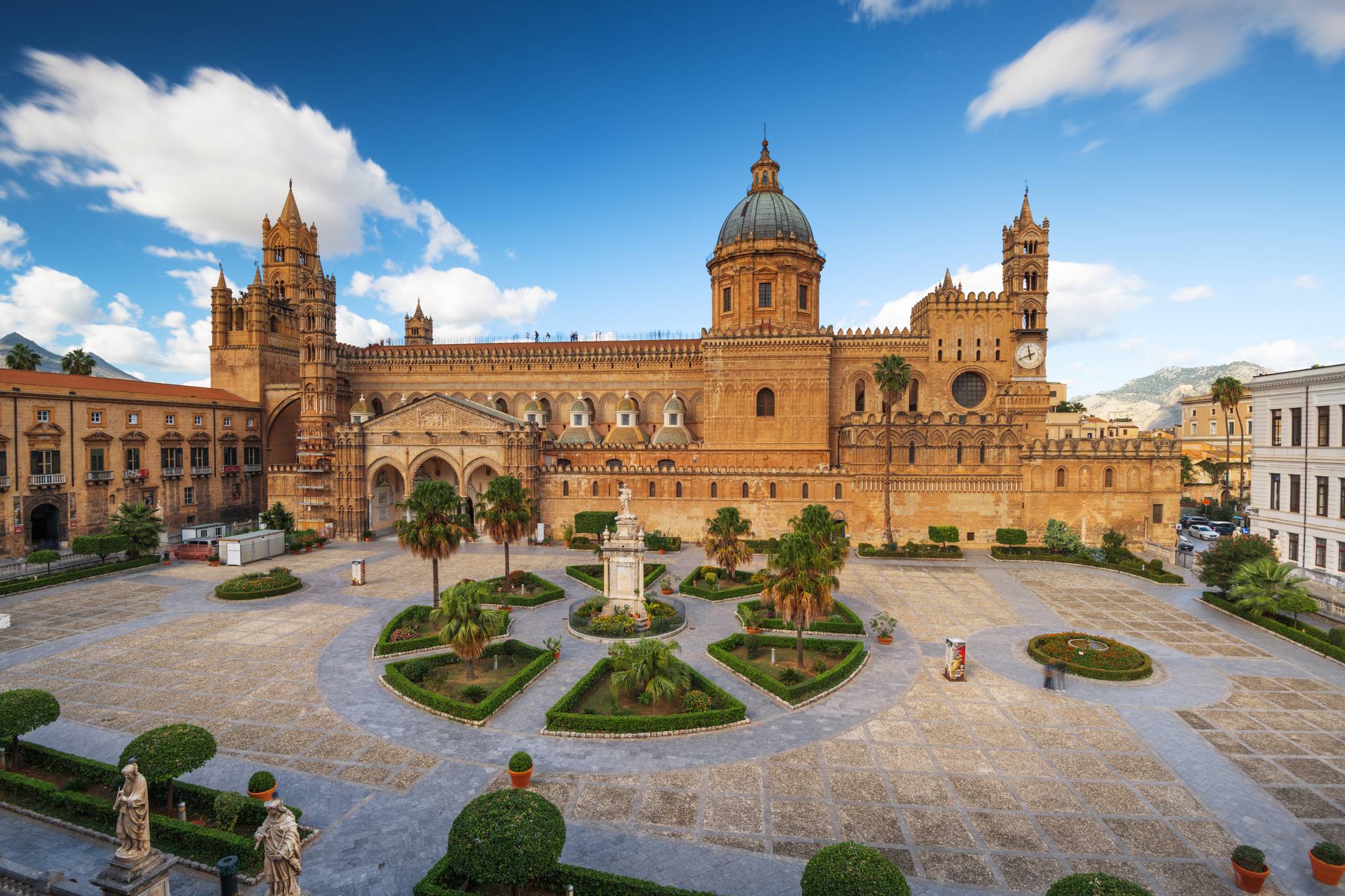 piazza centrale di palermo