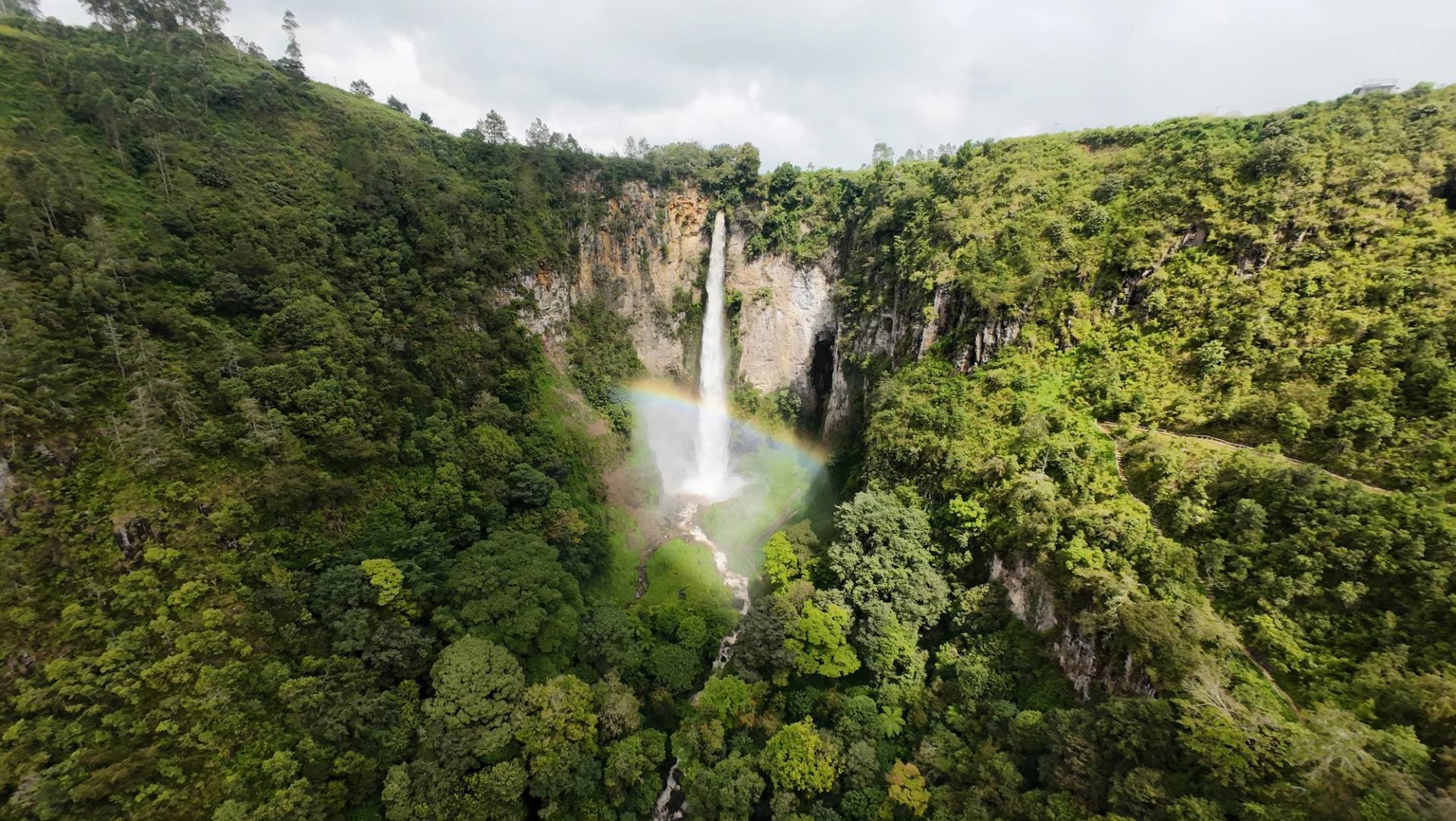 cascata sipiso piso