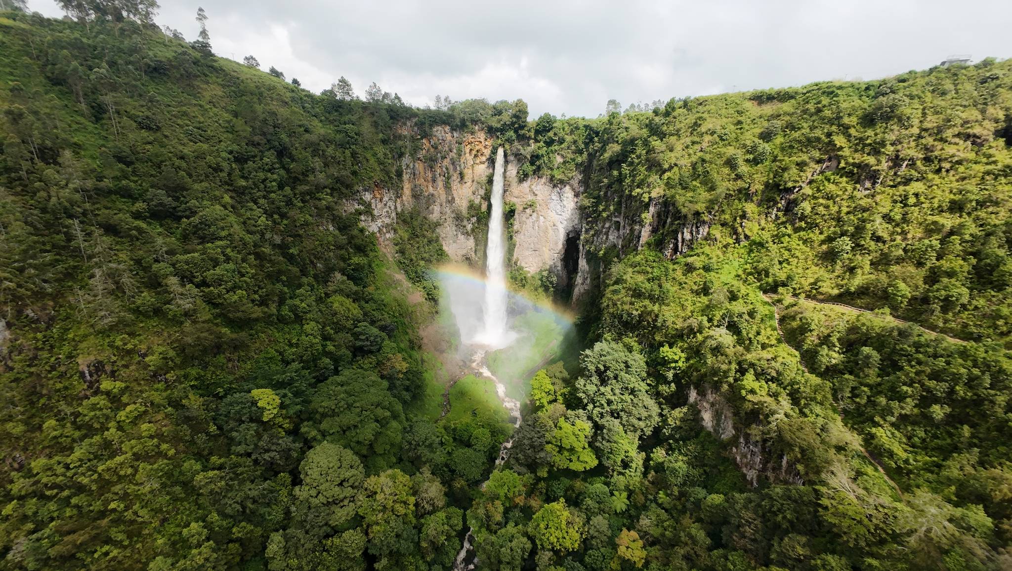 cascata sipiso piso