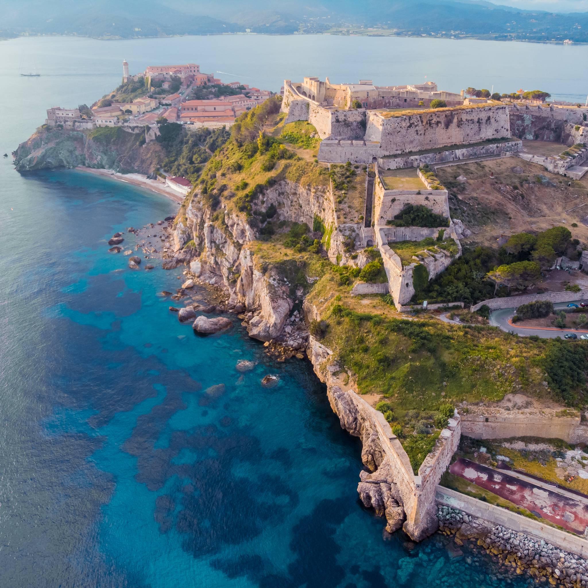 Tour in barca tra le isole dell’arcipelago toscano