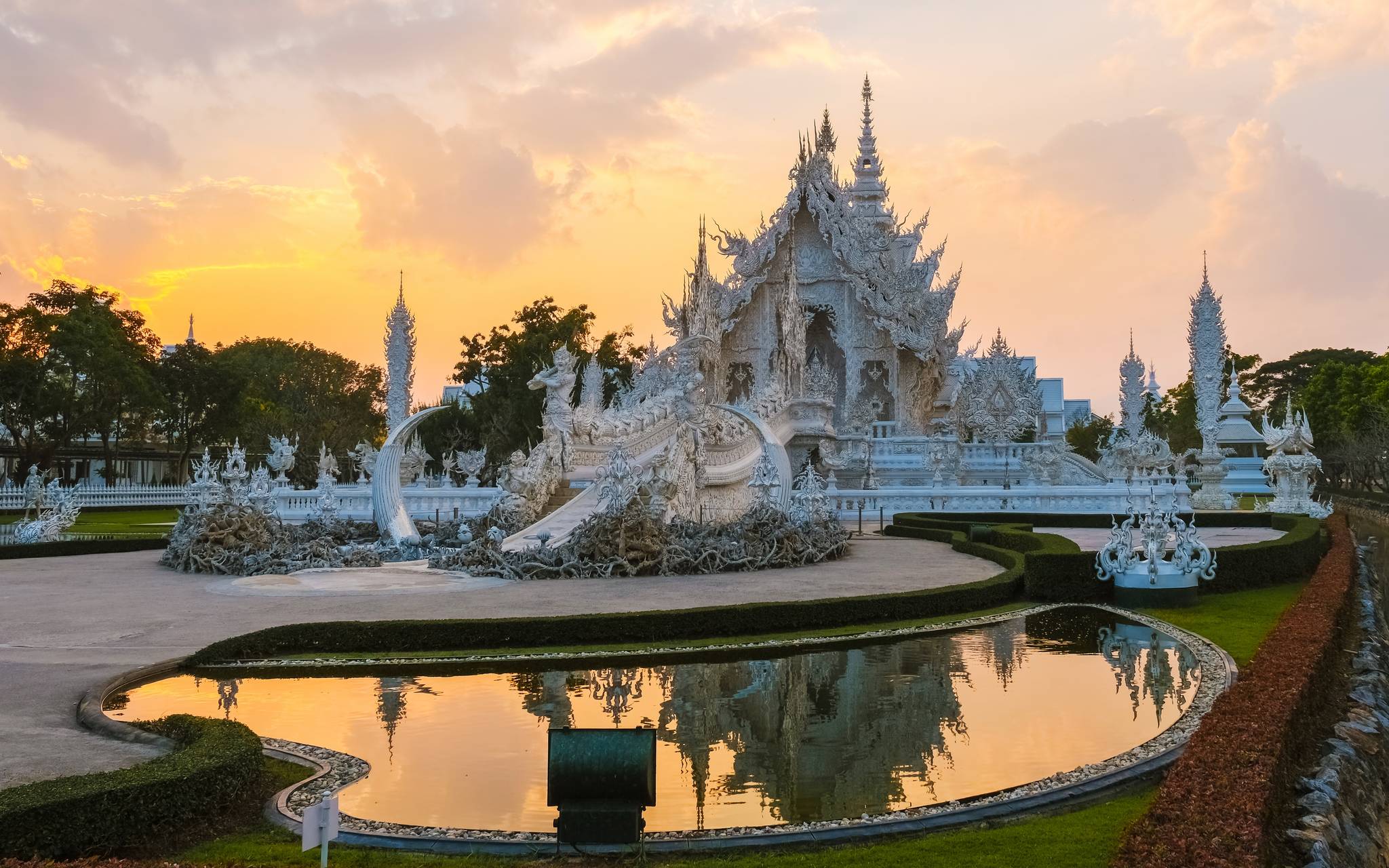 tempio bianco chiang rai