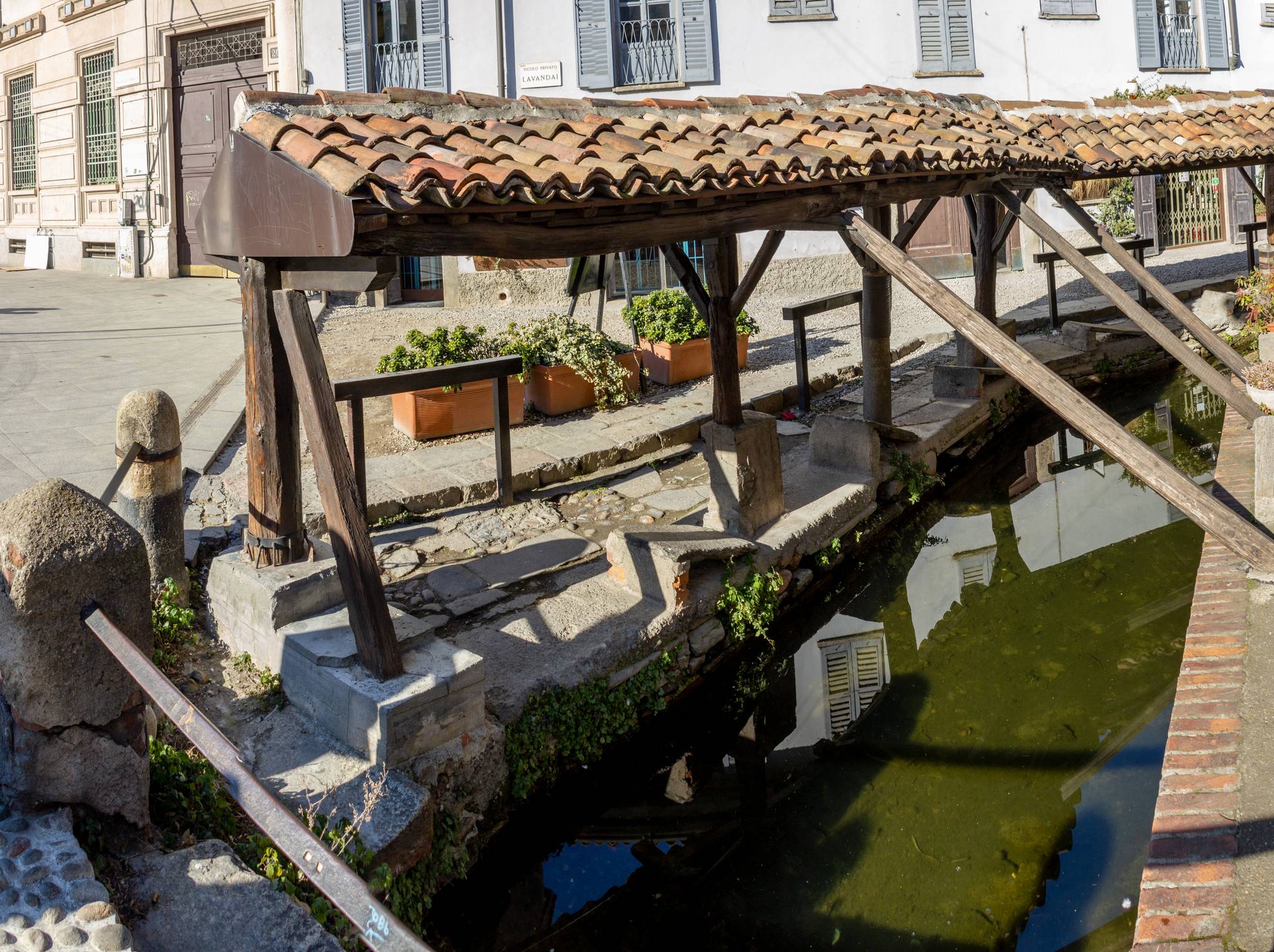 vicolo dei lavandai milano navigli