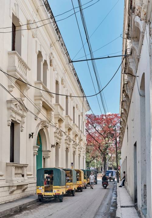 glimpse of a street in Santa Clara, Cuba