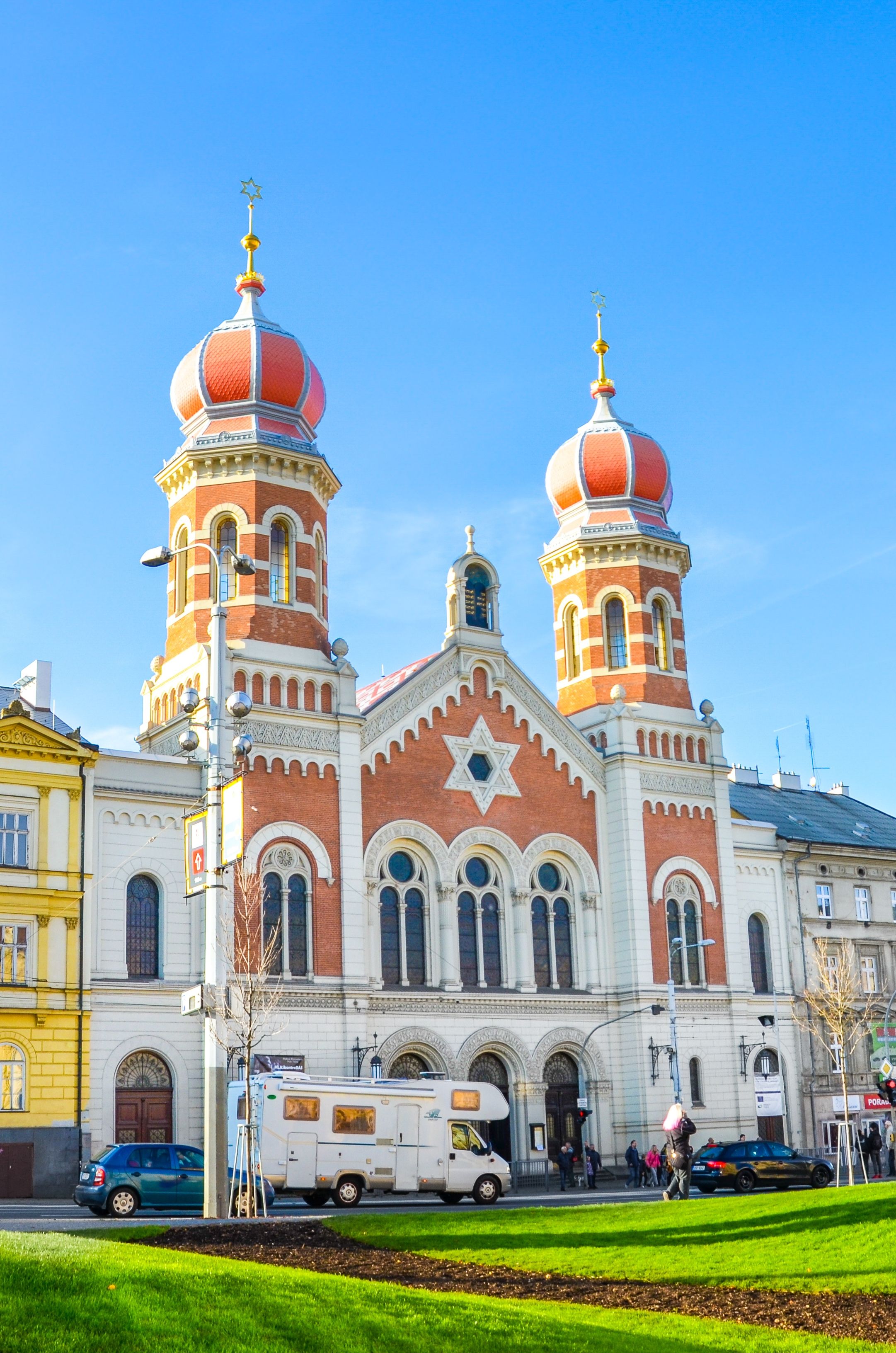 sinagoga colorata a plzen
