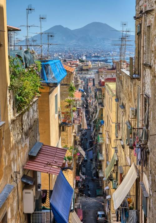 spaccanapoli street
