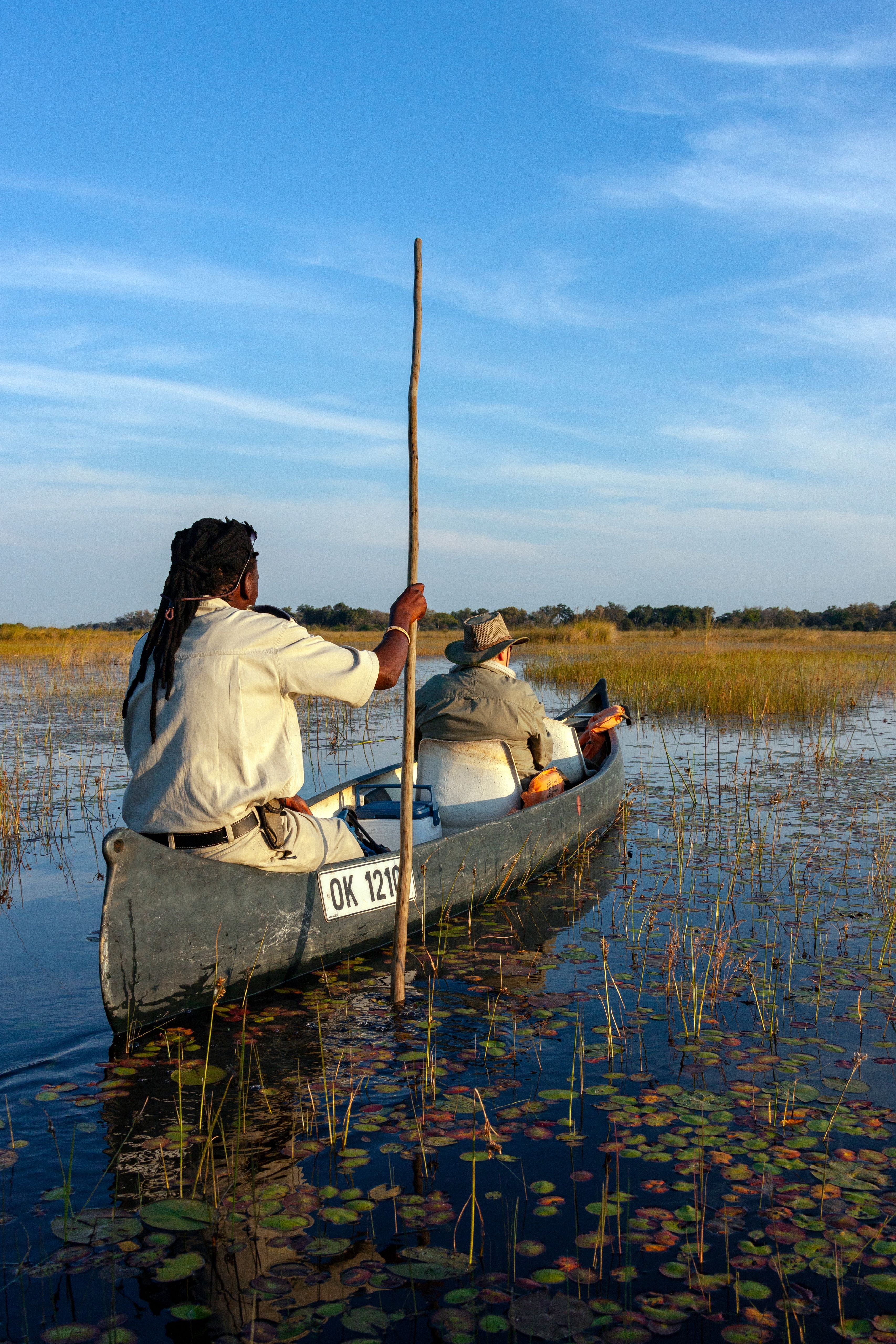 canoa su fiume africano