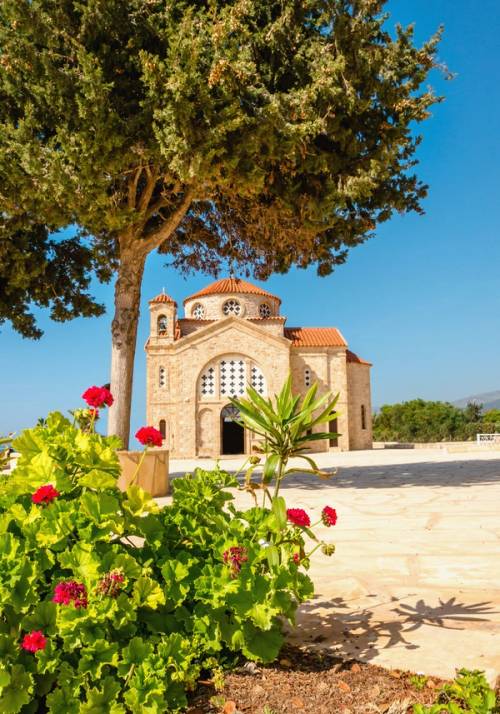 chiesa sul mare cipro