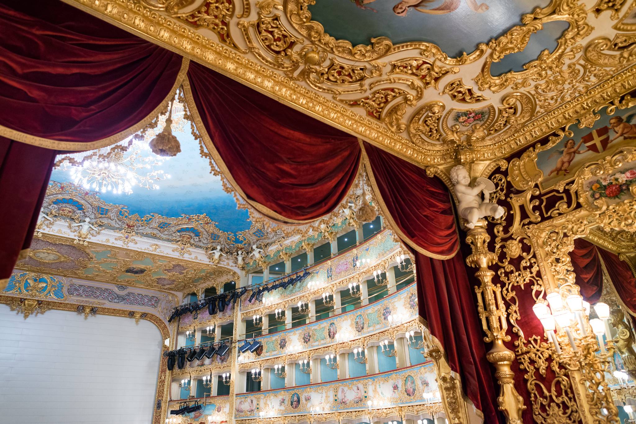 sipario del gran teatro la fenice di venezia