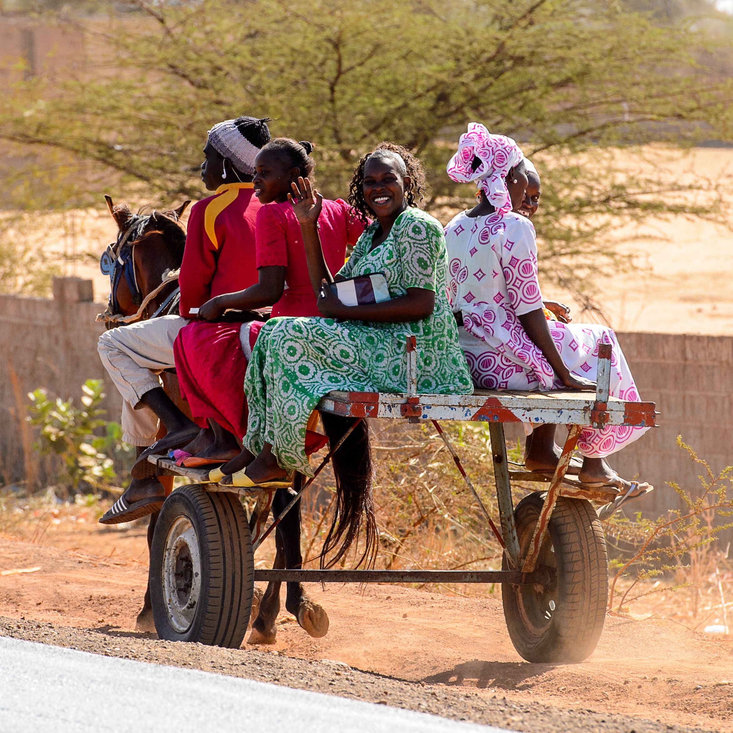 women caravan in Mauritania