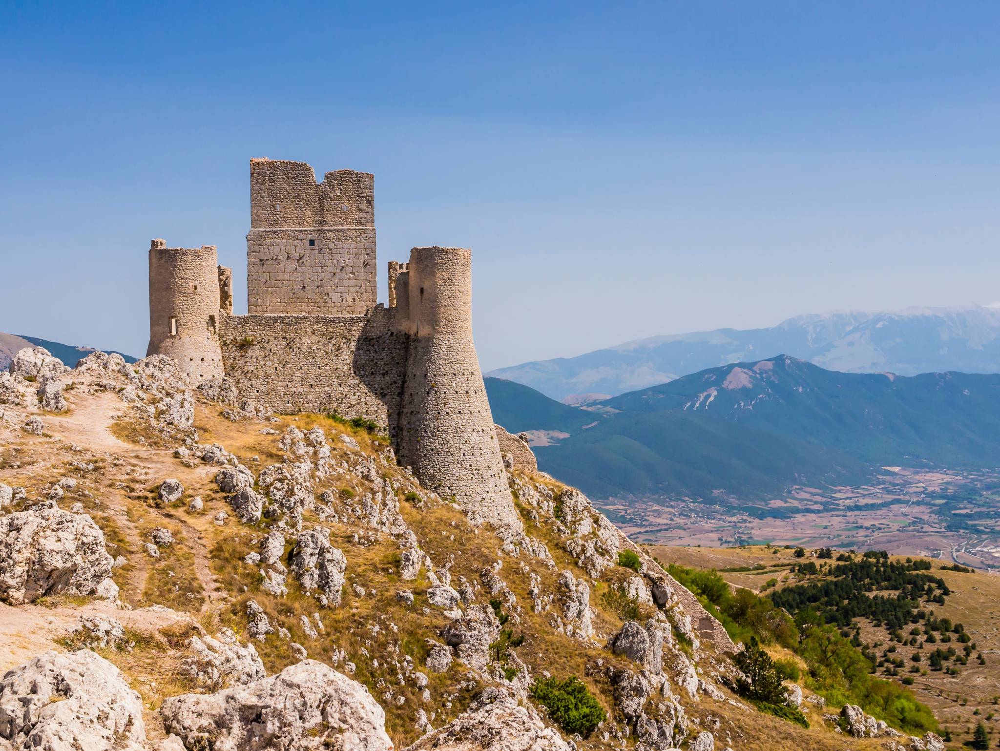 castello di rocca calascio in abruzzo