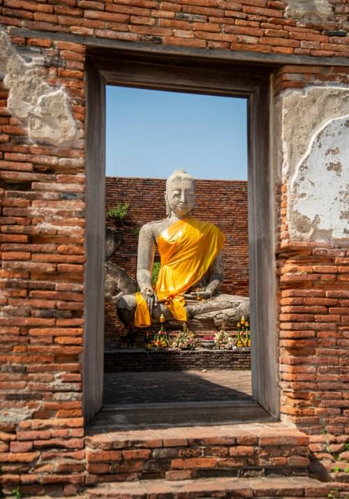 porta con statua