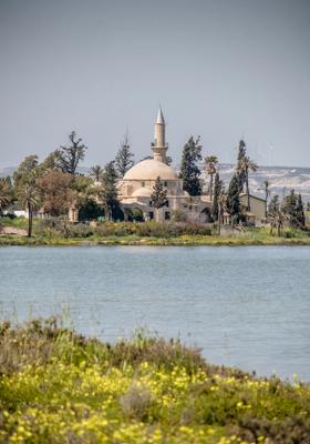 moschea sul lago larnaca cipro