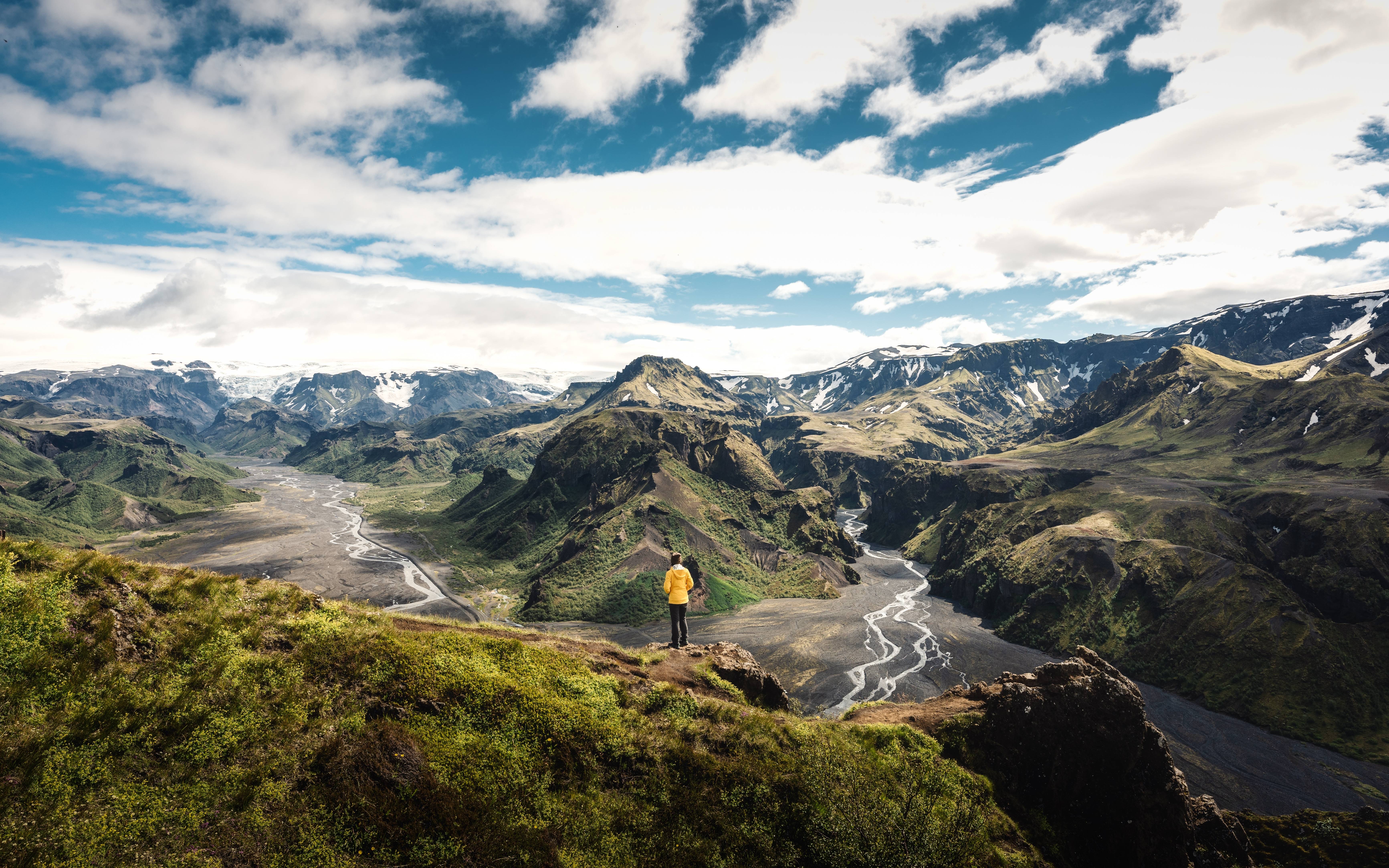 panorama delle montagne in islanda