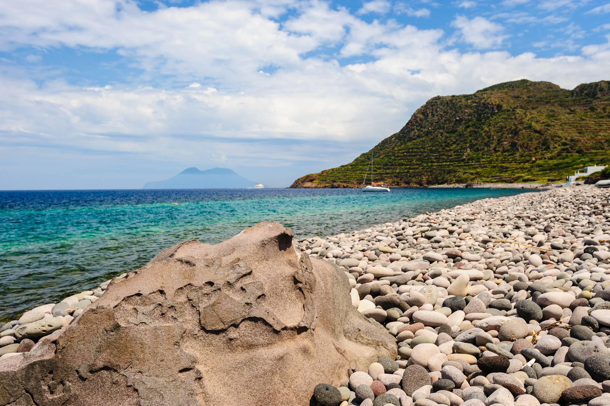 spiaggia ghiaia filicudi eolie