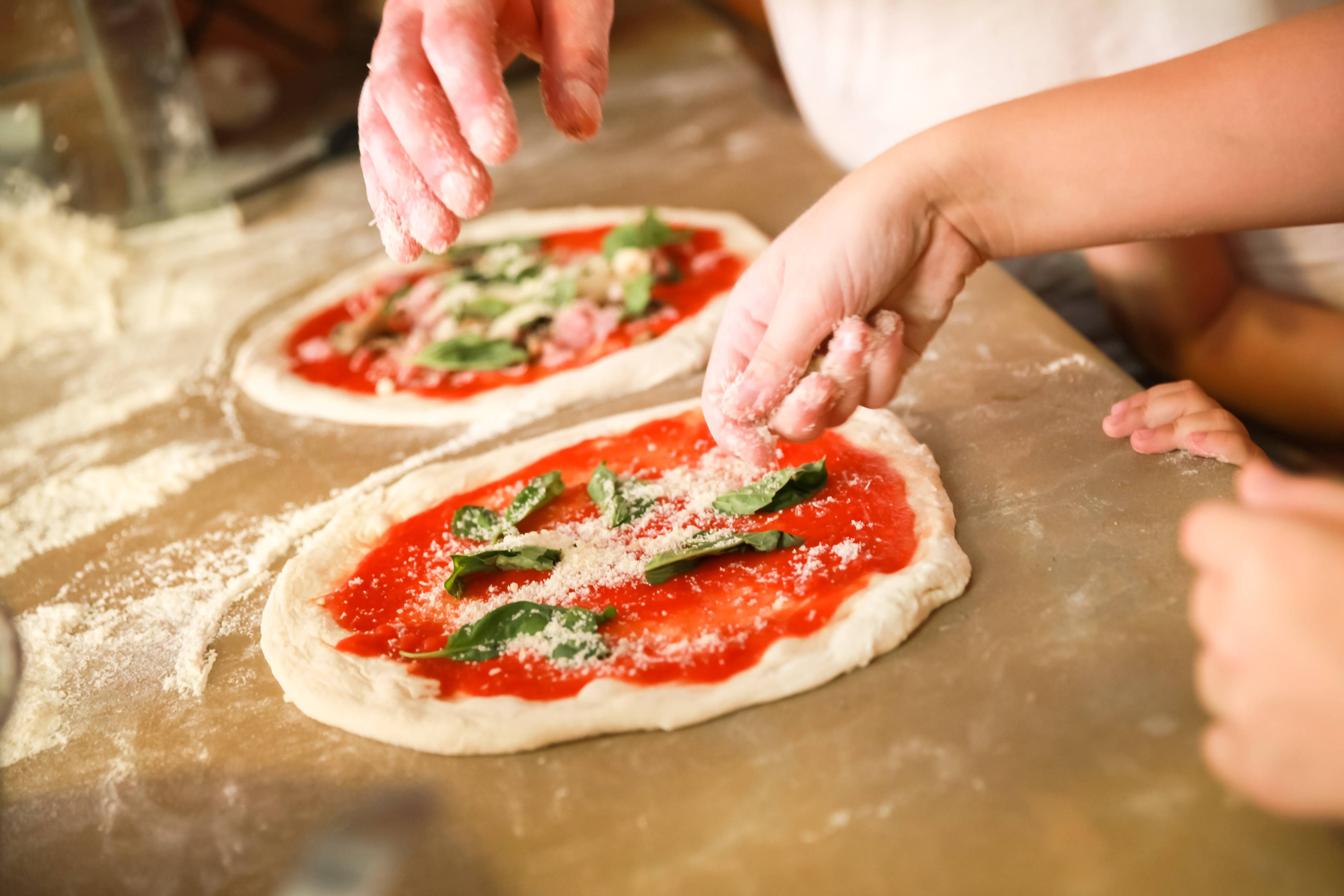 preparazione pizza napoletana
