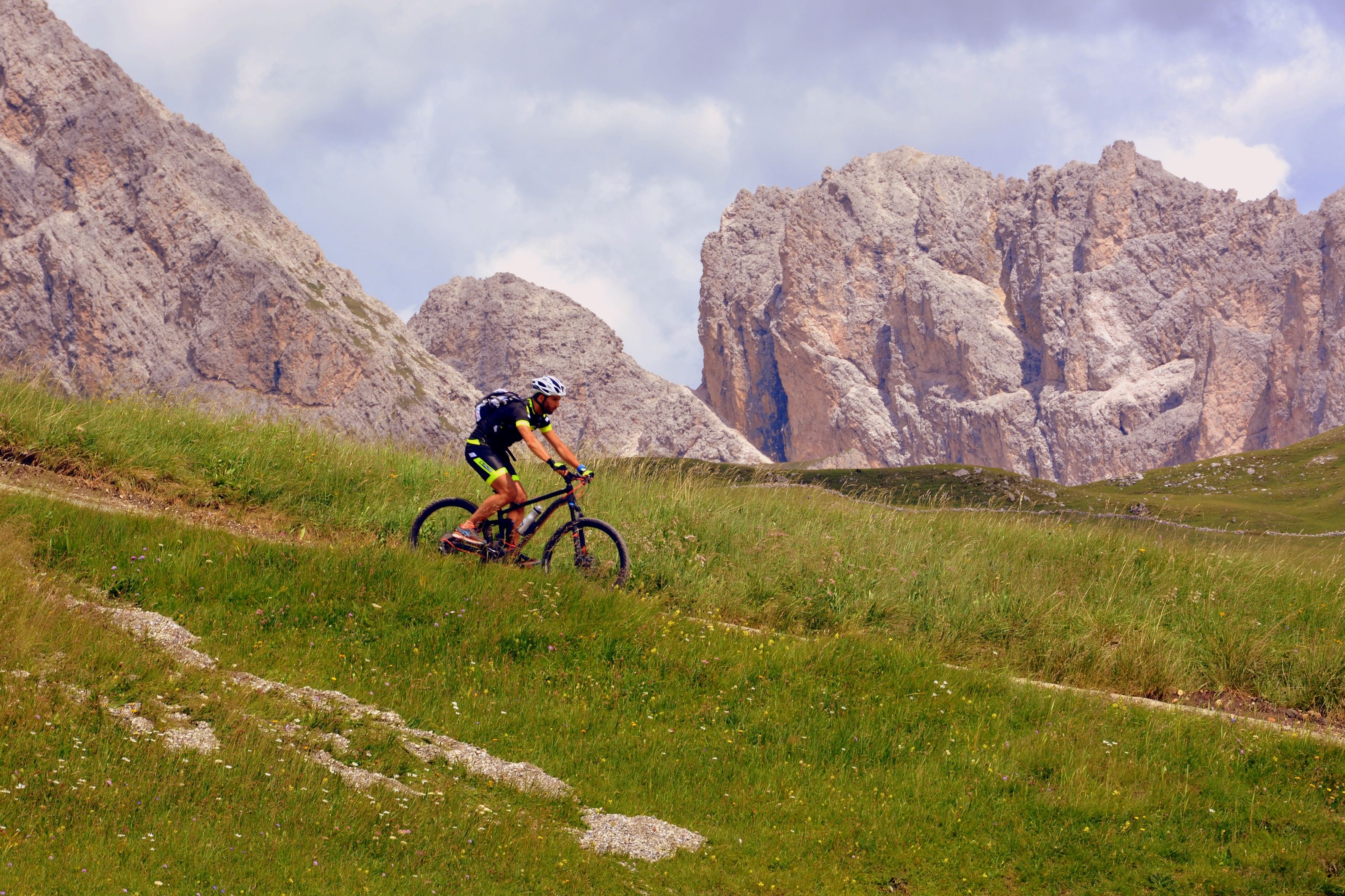 Biking sulle montagne delle Dolomiti