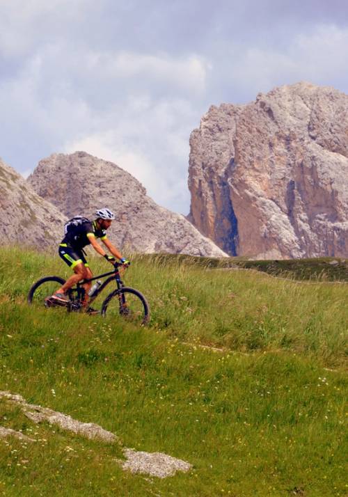Biking sulle montagne delle Dolomiti