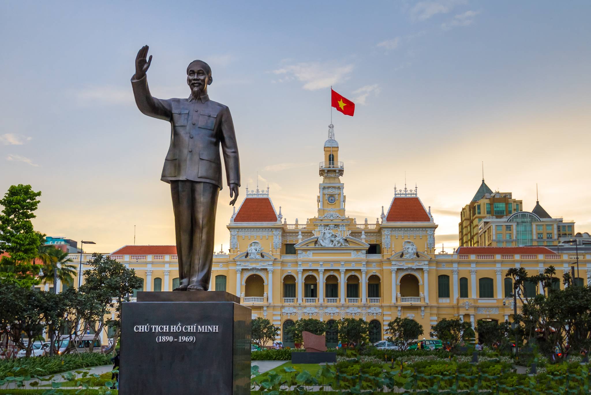 palazzo ho chi minh al tramonto