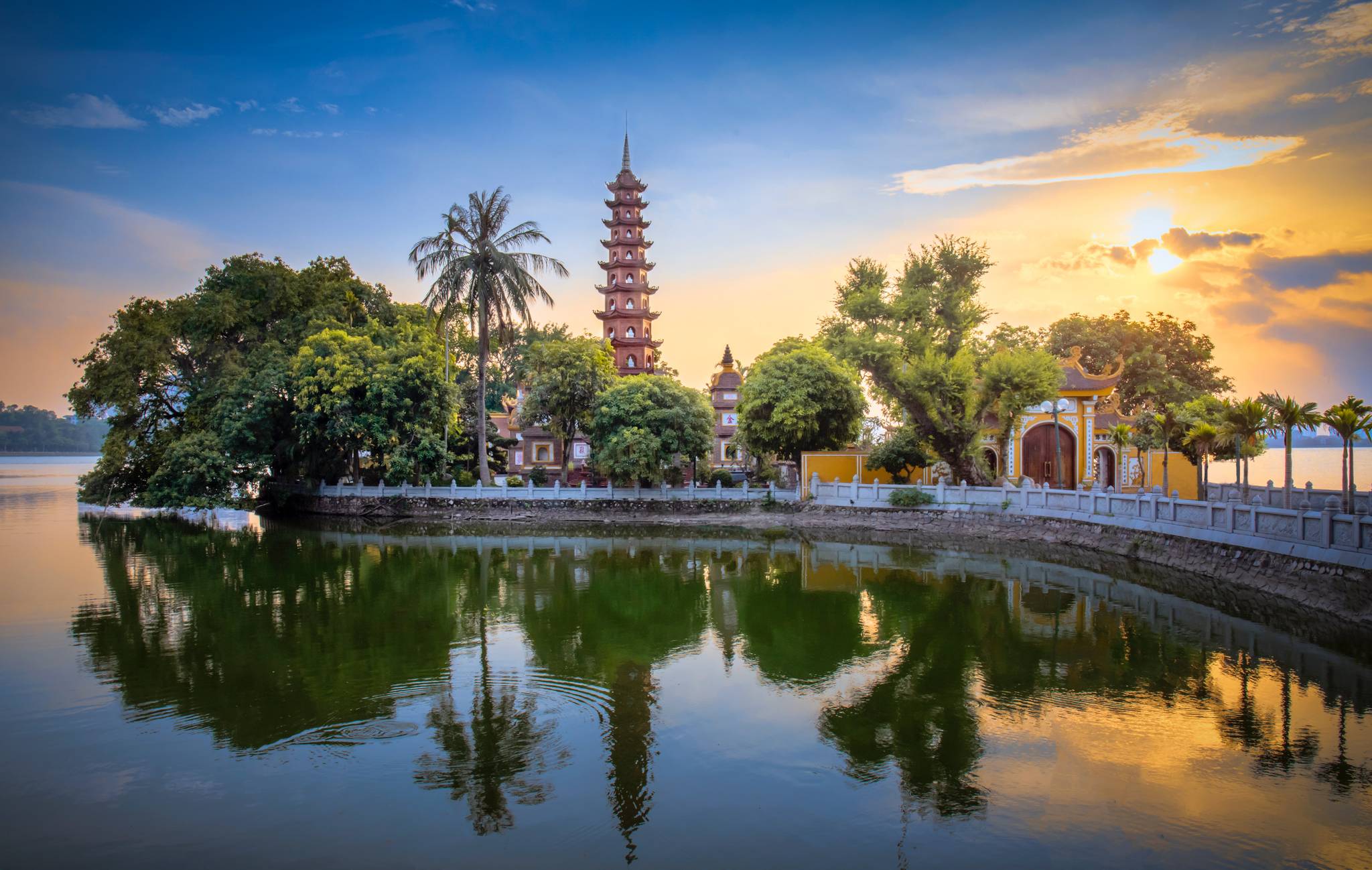 hanoi al tramonto