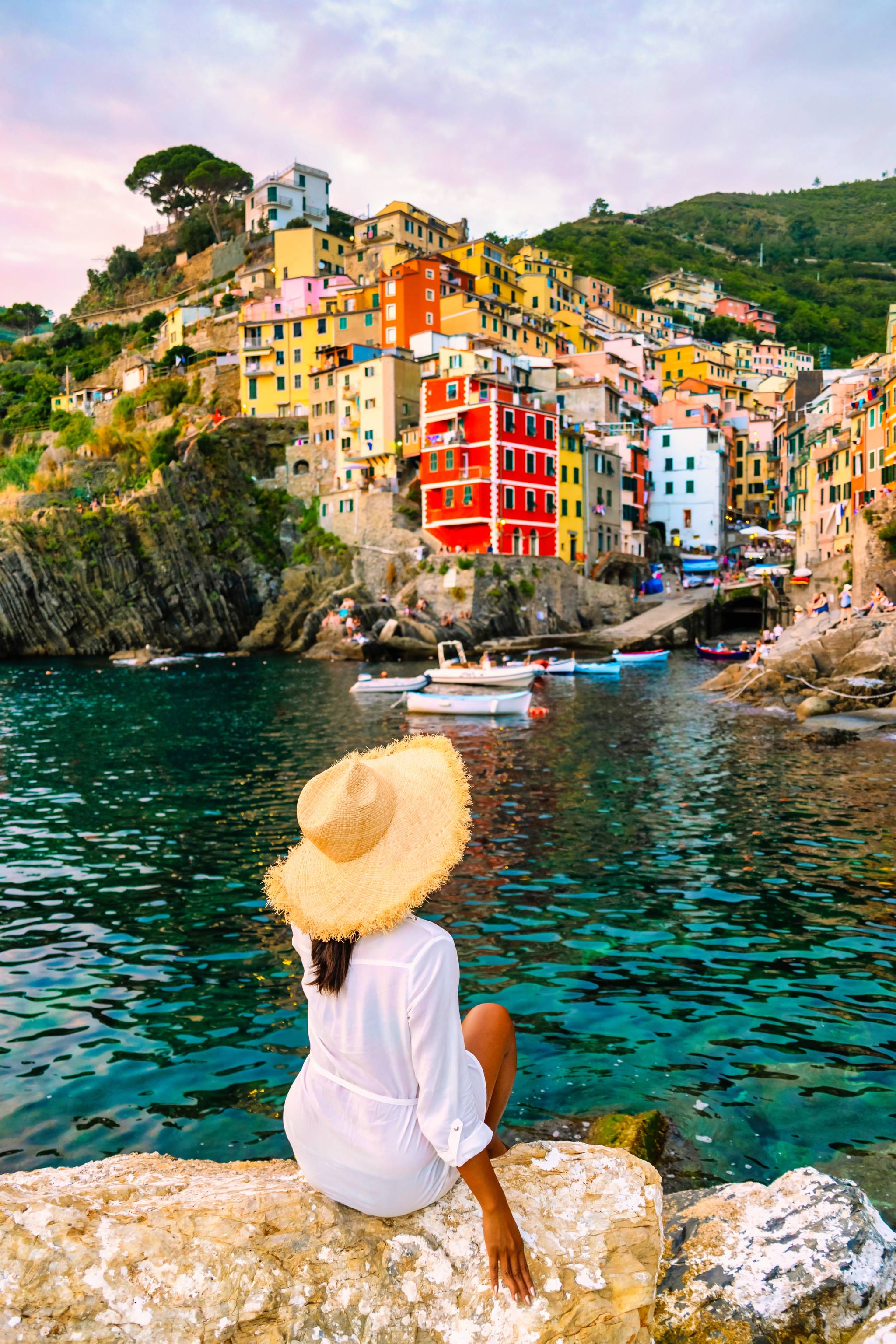 girl in cinque terre