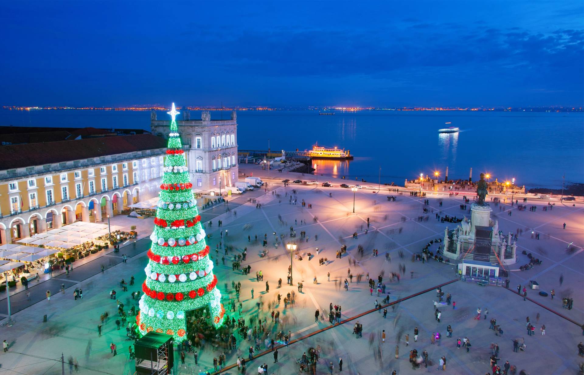 albero di natale lisbona portogallo