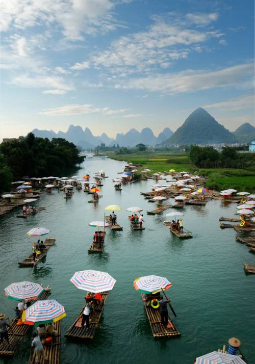 barche sul fiume di yangshuo