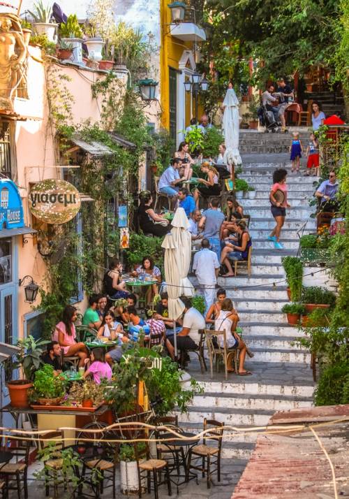 scalette di atene con fiori