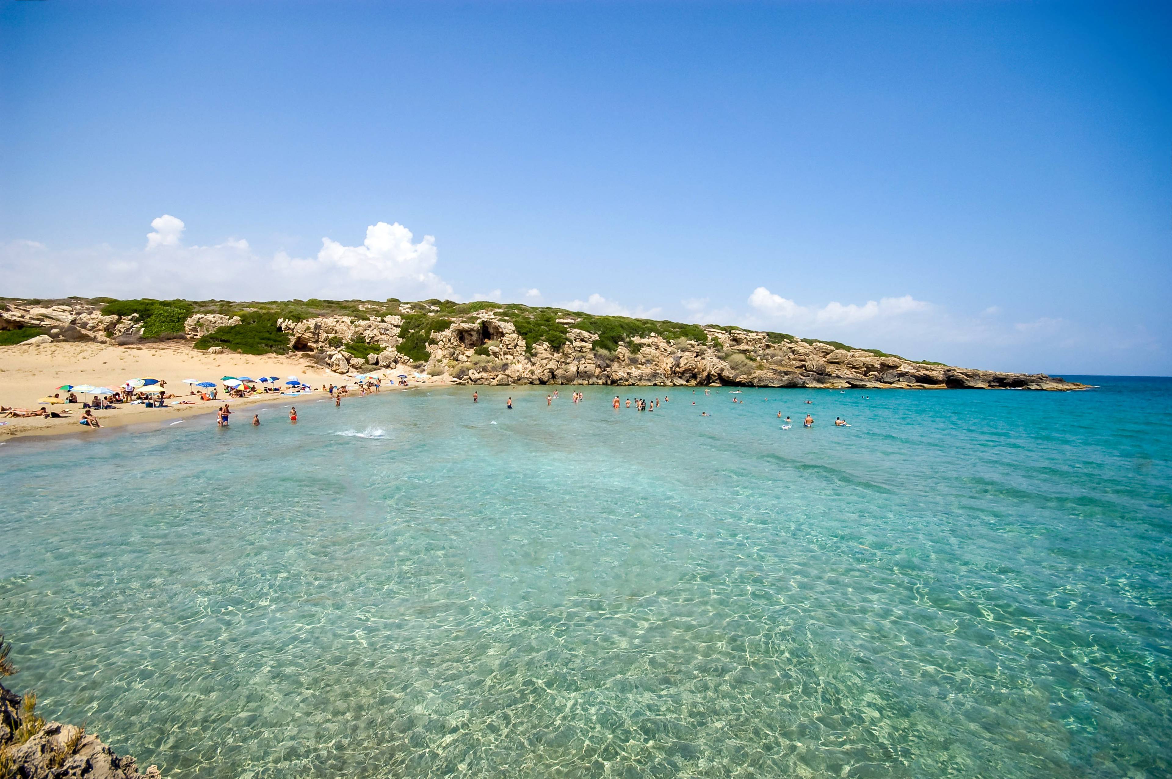 spiaggia di calamosche a siracusa in sicilia