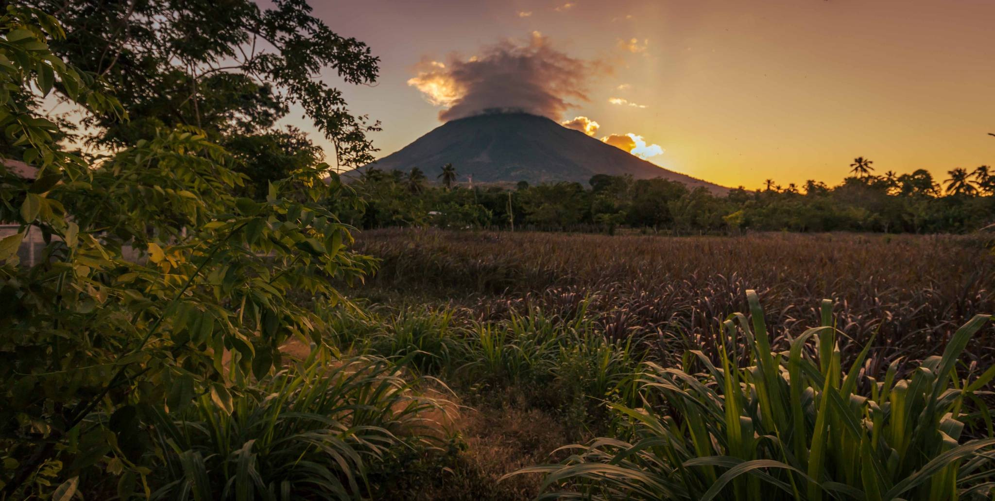 vulcano masaya al tramonto