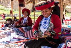 donne peruviane al mercato di chinchero
