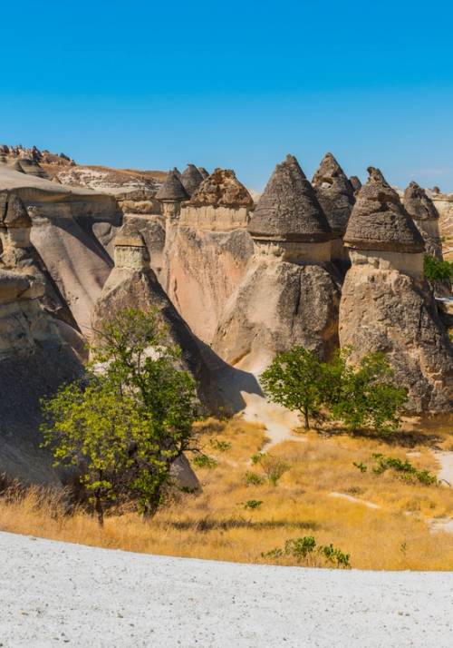 strutture in pietra a punta