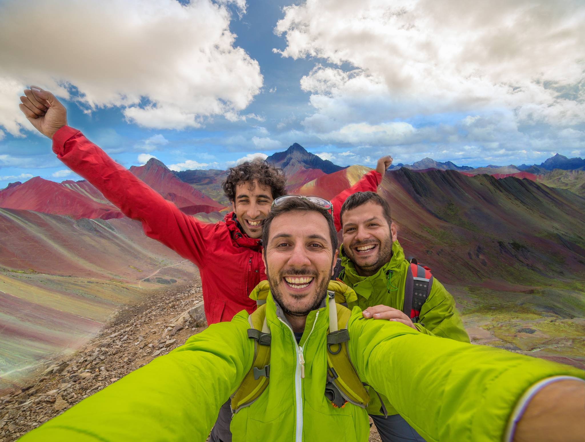 gruppo di amici in viaggio in peru