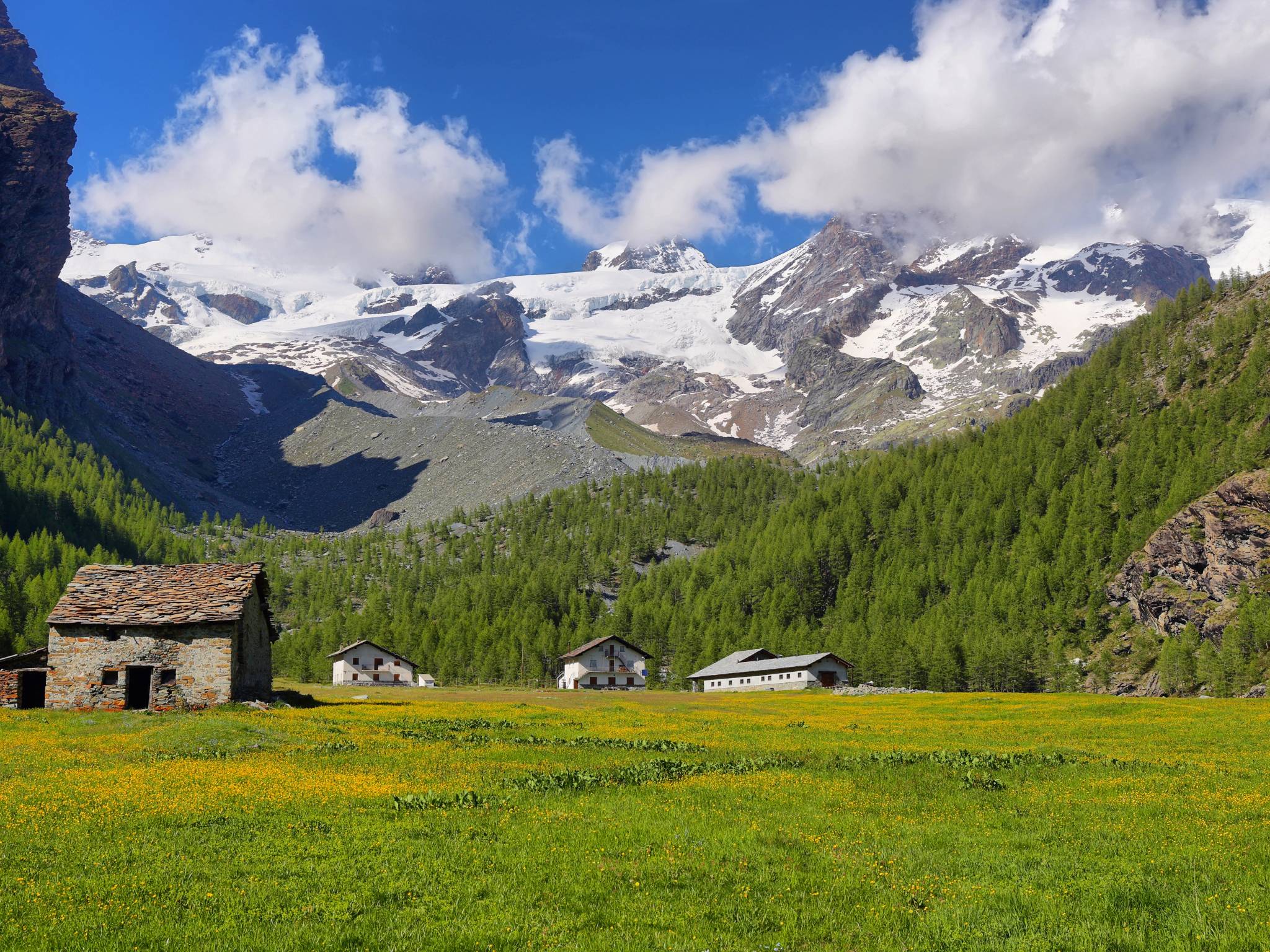 Valle d’Aosta: Gressoney e le meraviglie del Monte Rosa cover