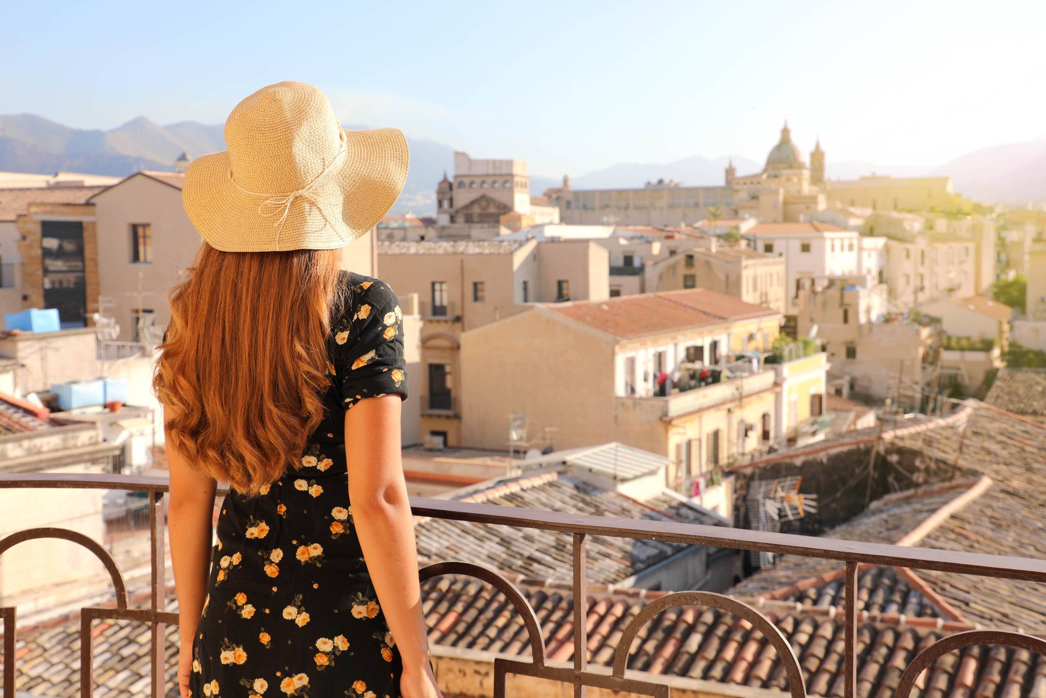 ragazza turista a palermo