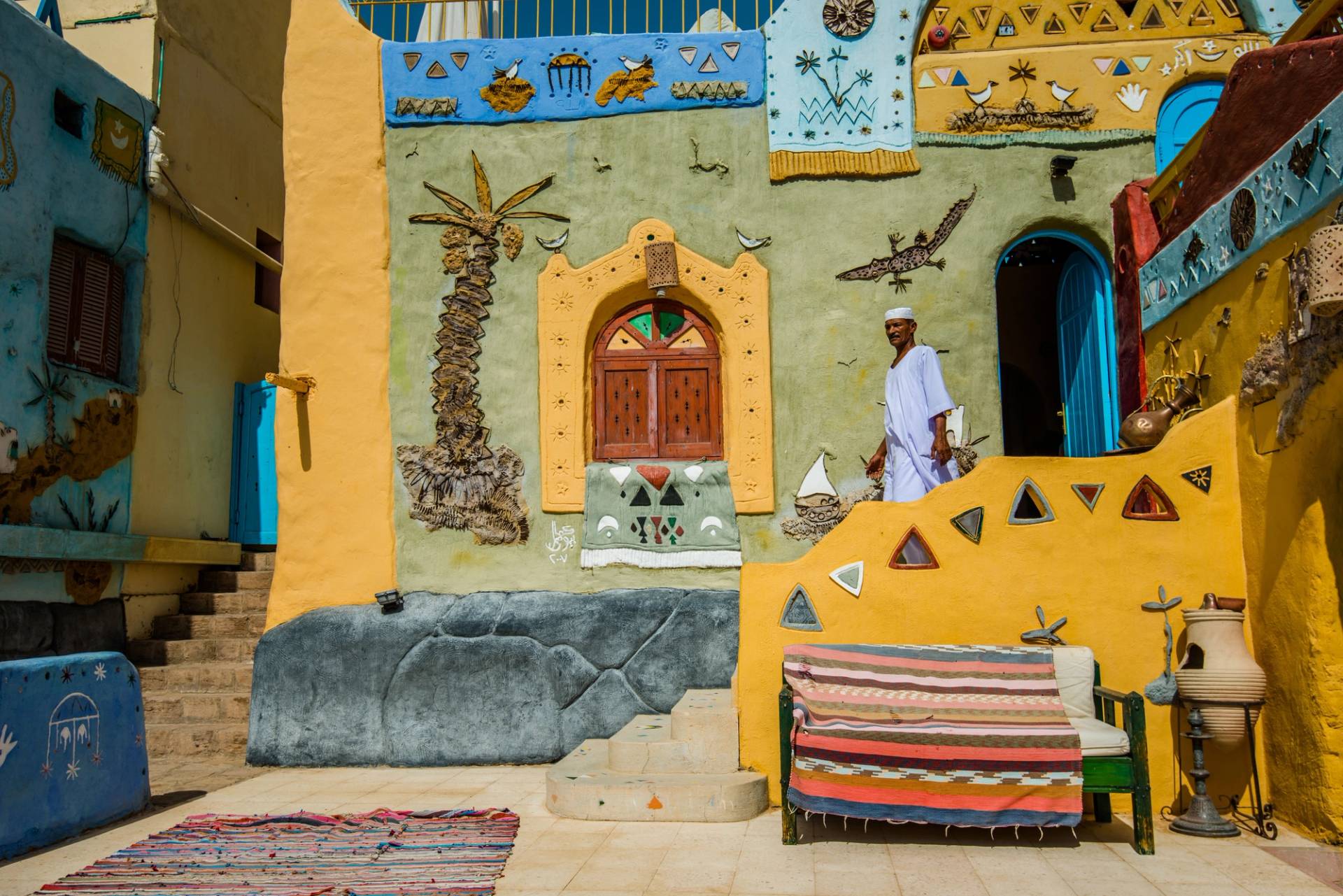 colors of the city of aswan