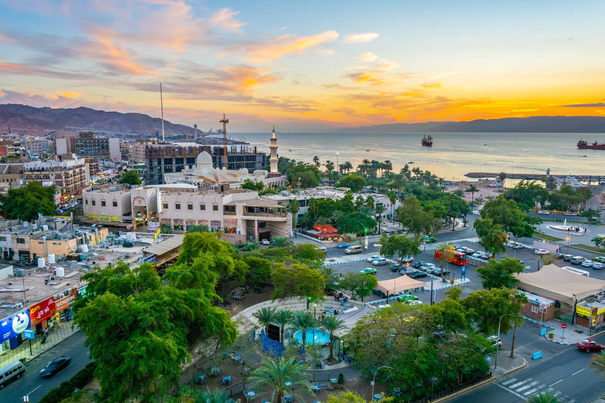 aqaba al tramonto