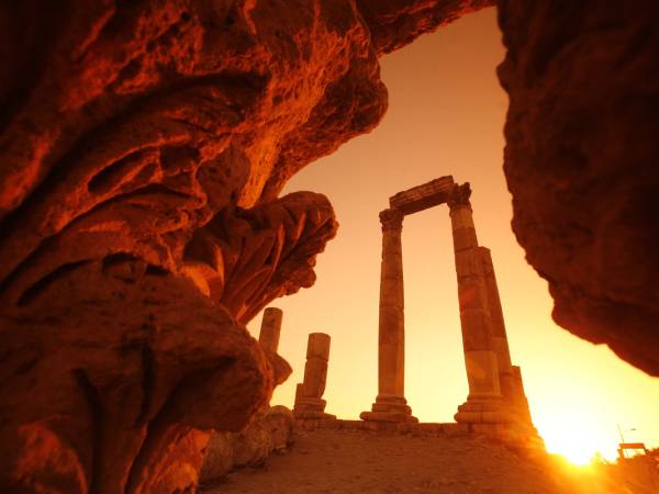Tour in Giordania: Wadi Rum e Petra cover