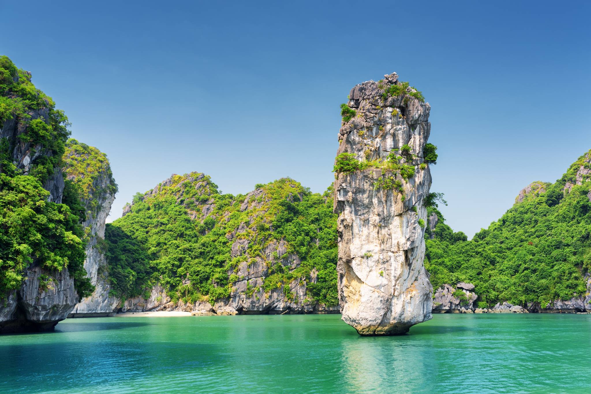 panorama ad halong bay