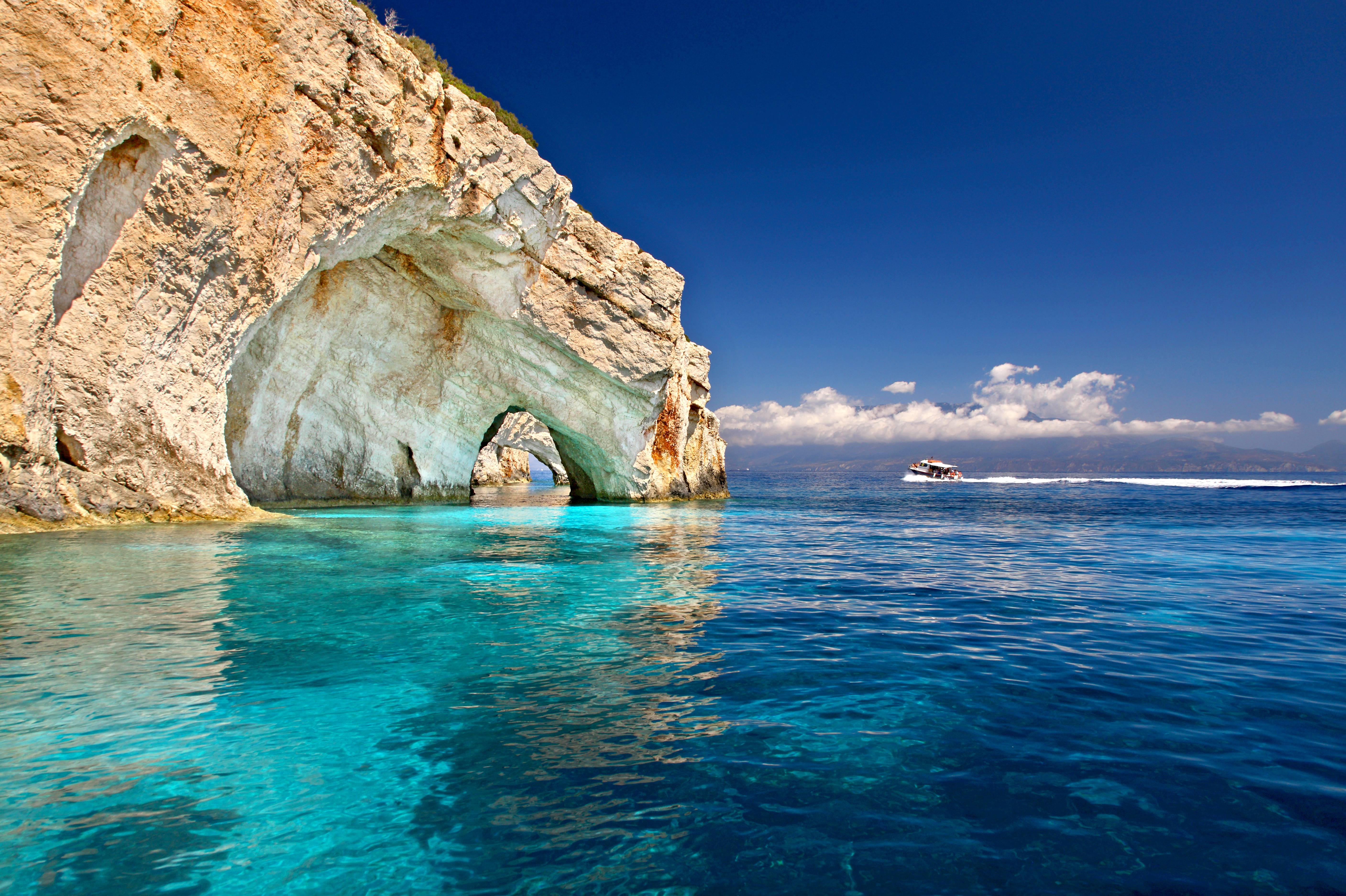 cave blu di zante