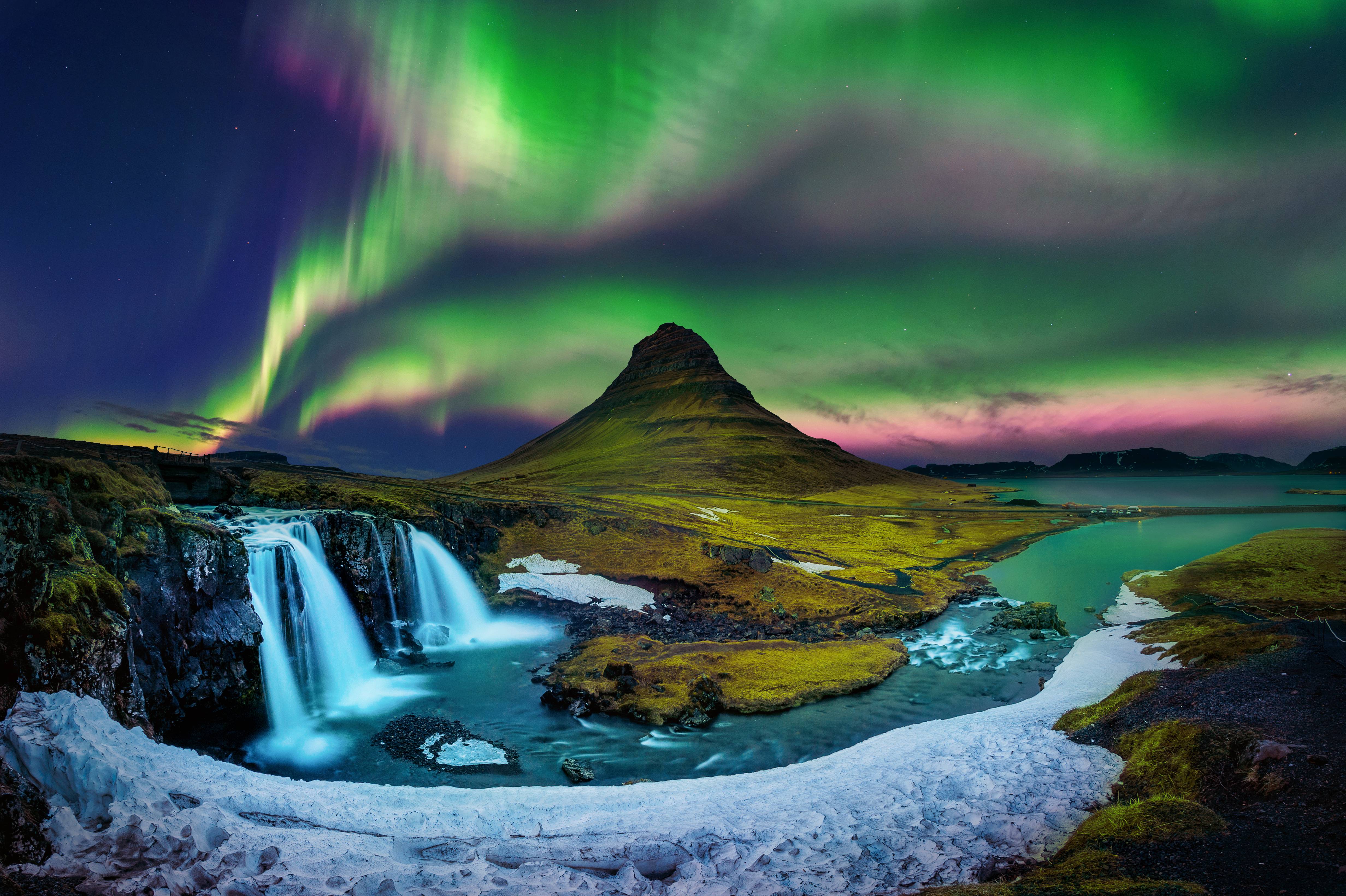 aurora boreale cascata islanda
