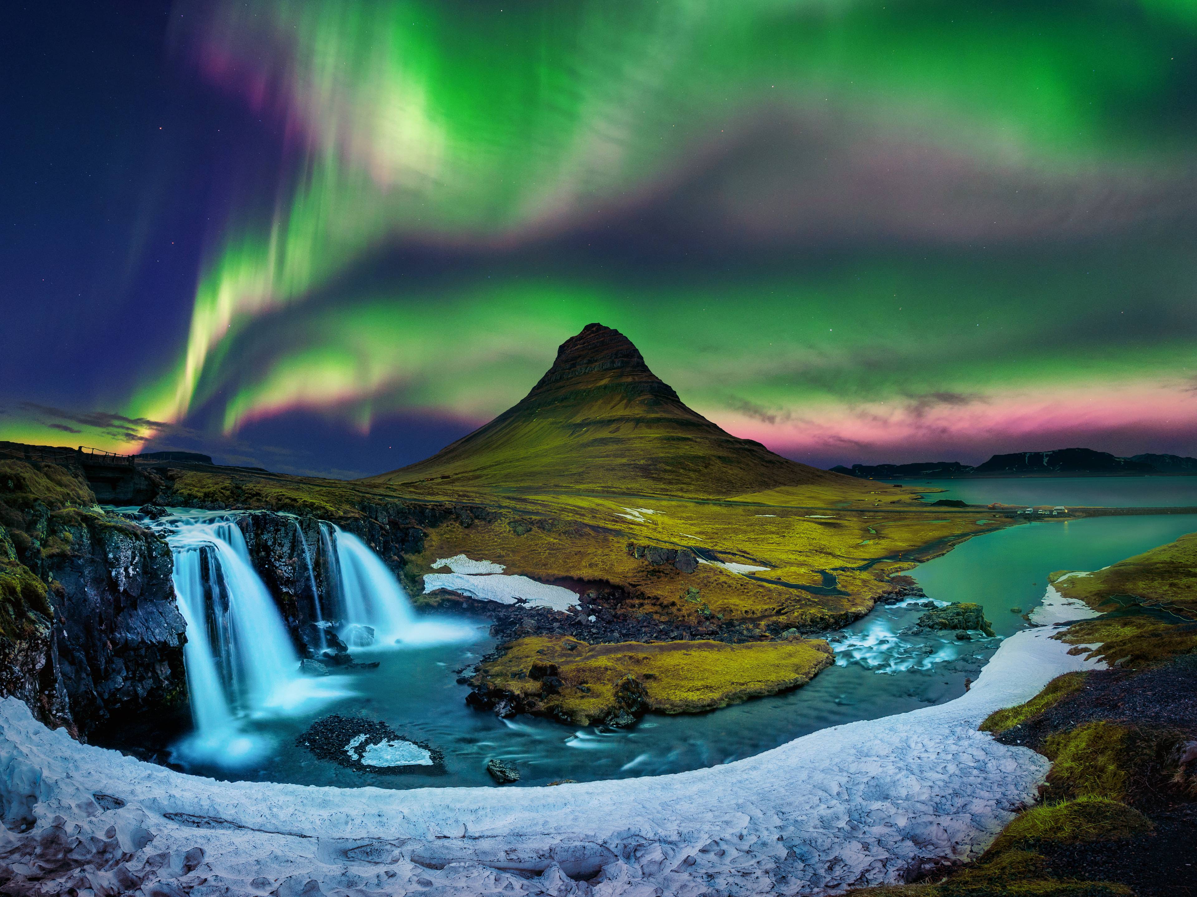 Le luci nordiche d'Islanda cover