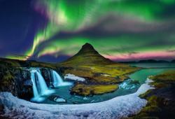 aurora boreale cascata islanda