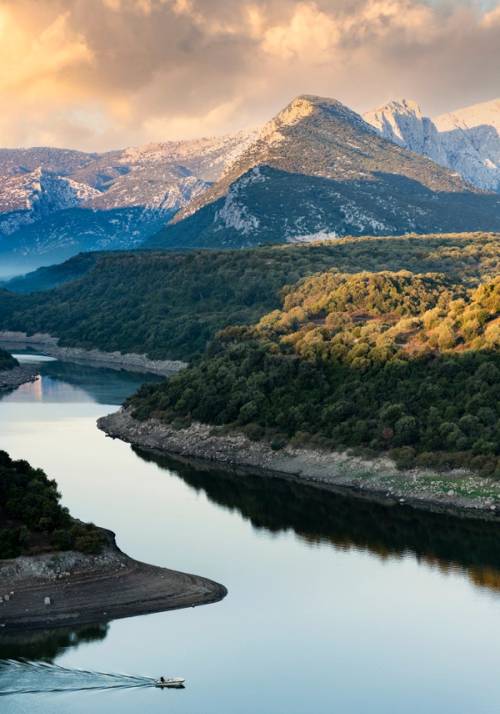 lago supramonte sardegna