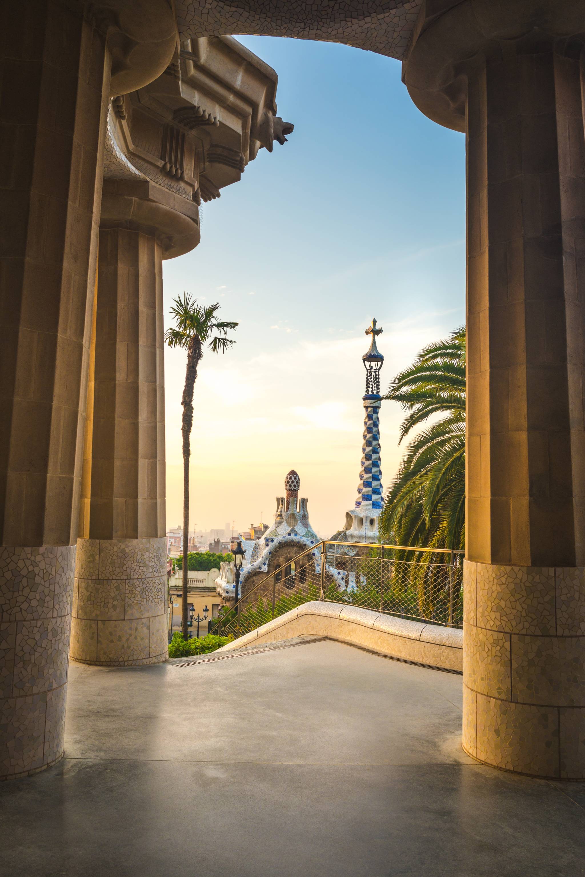 vista su park guel a barcellona