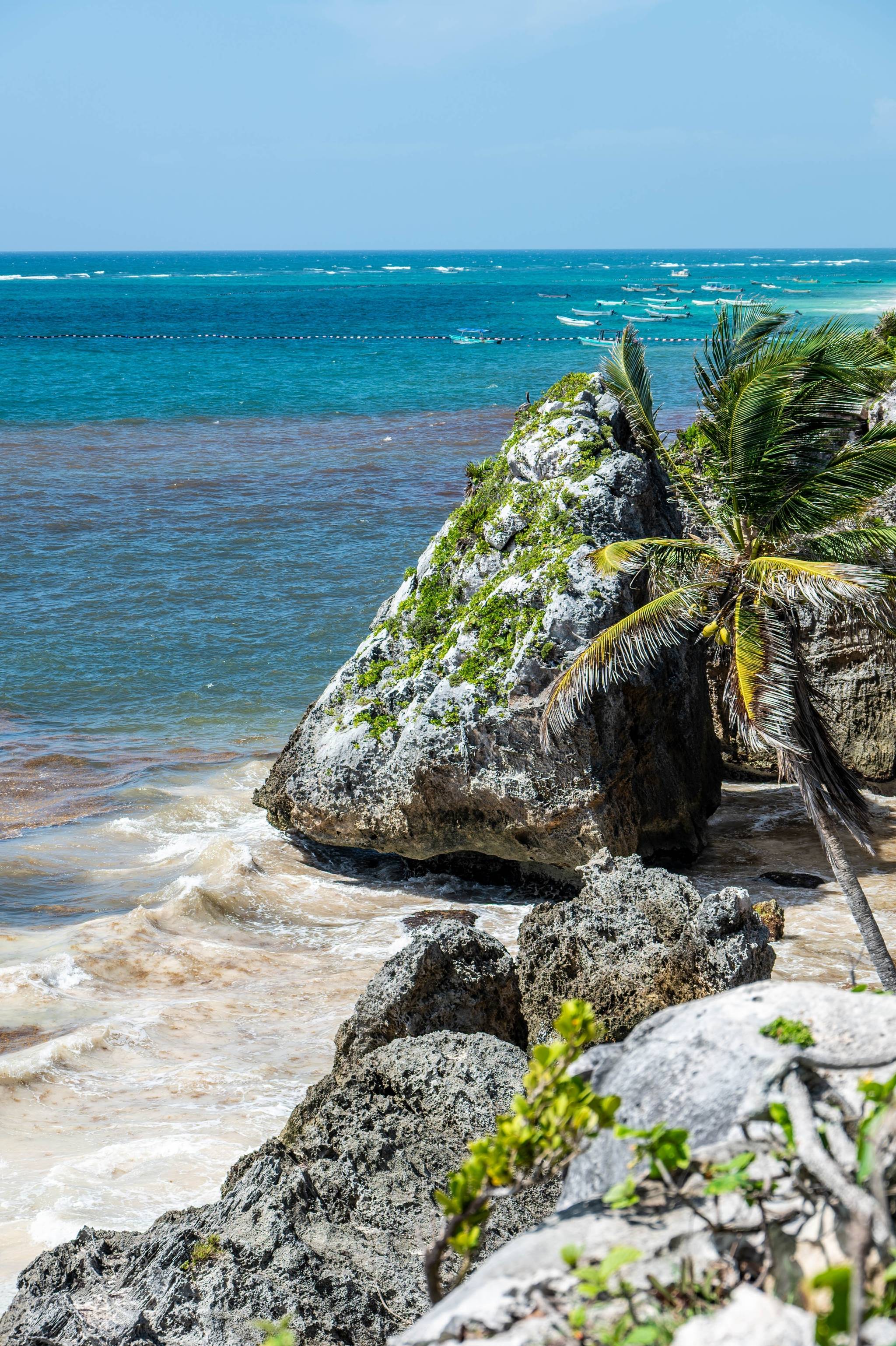 rovine antiche a tulum sulla spiaggia