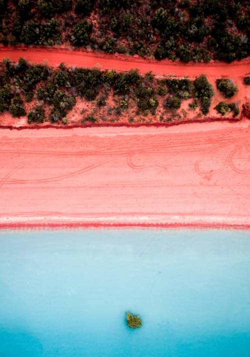 lago rosa in australia