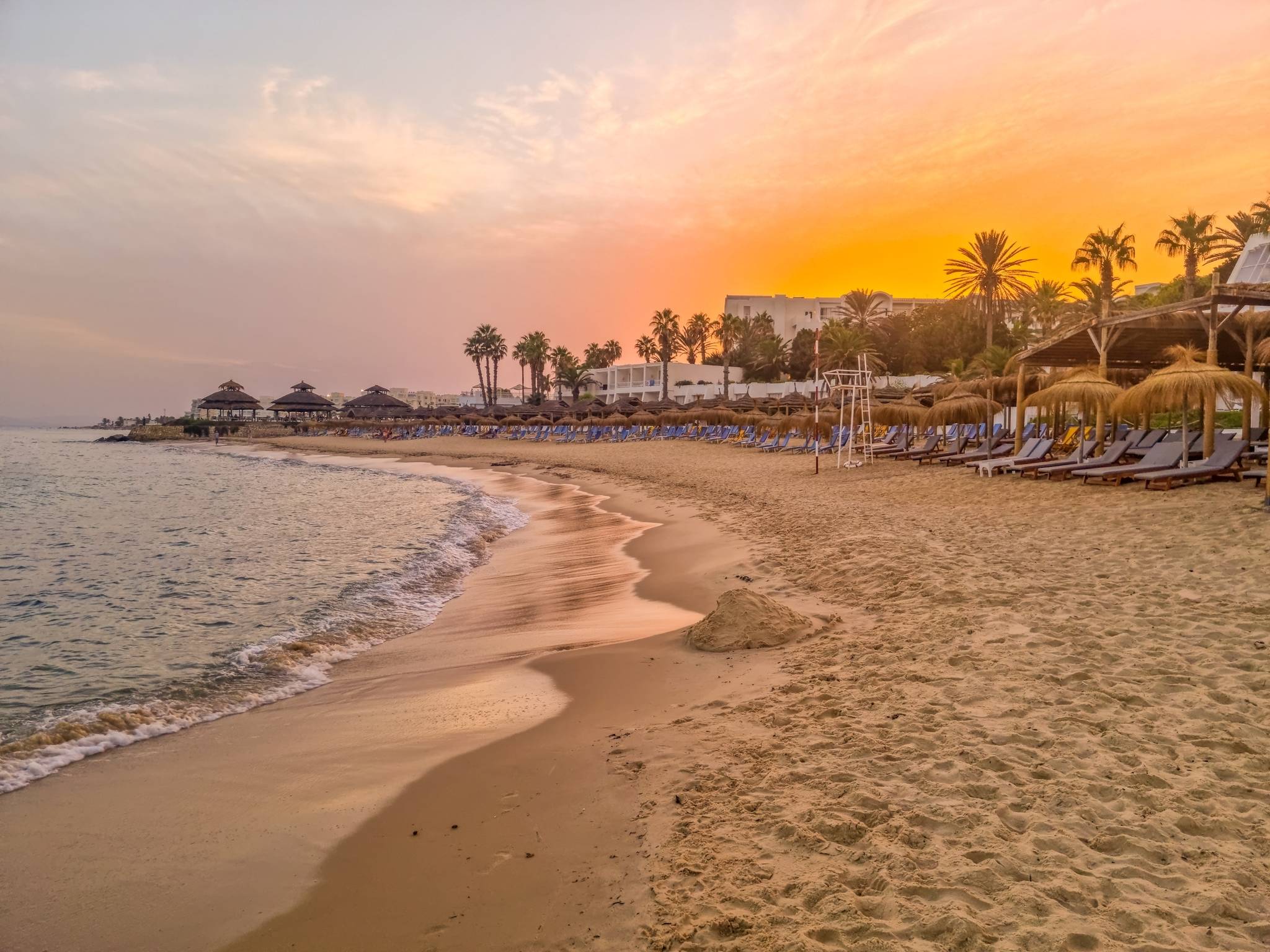 spiaggia al tramonto