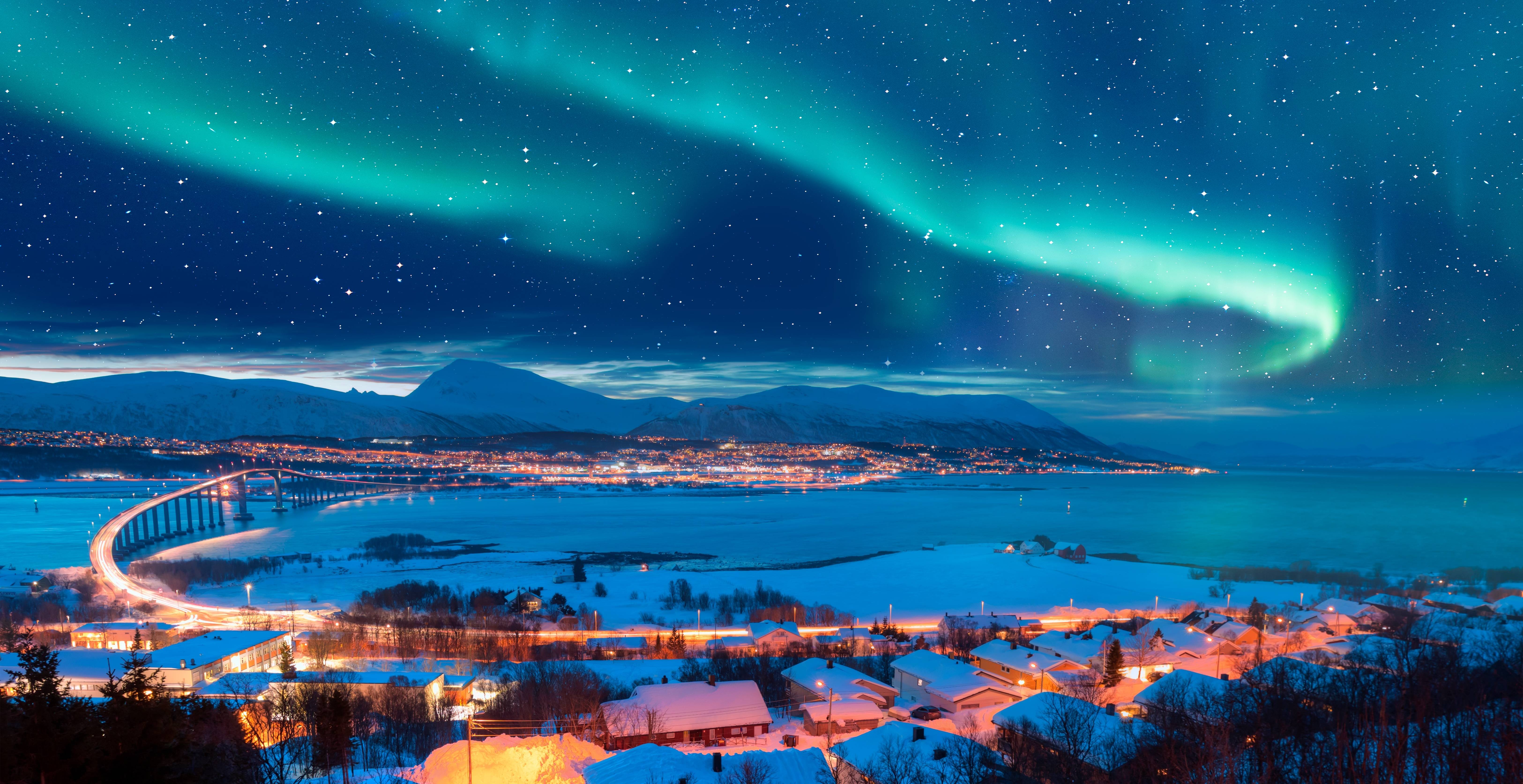 tromso con aurora boreale