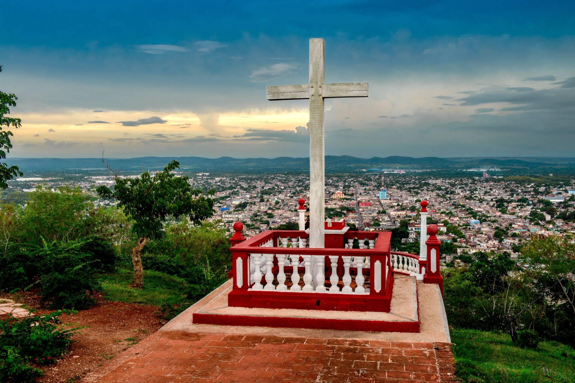 cross in Holguin