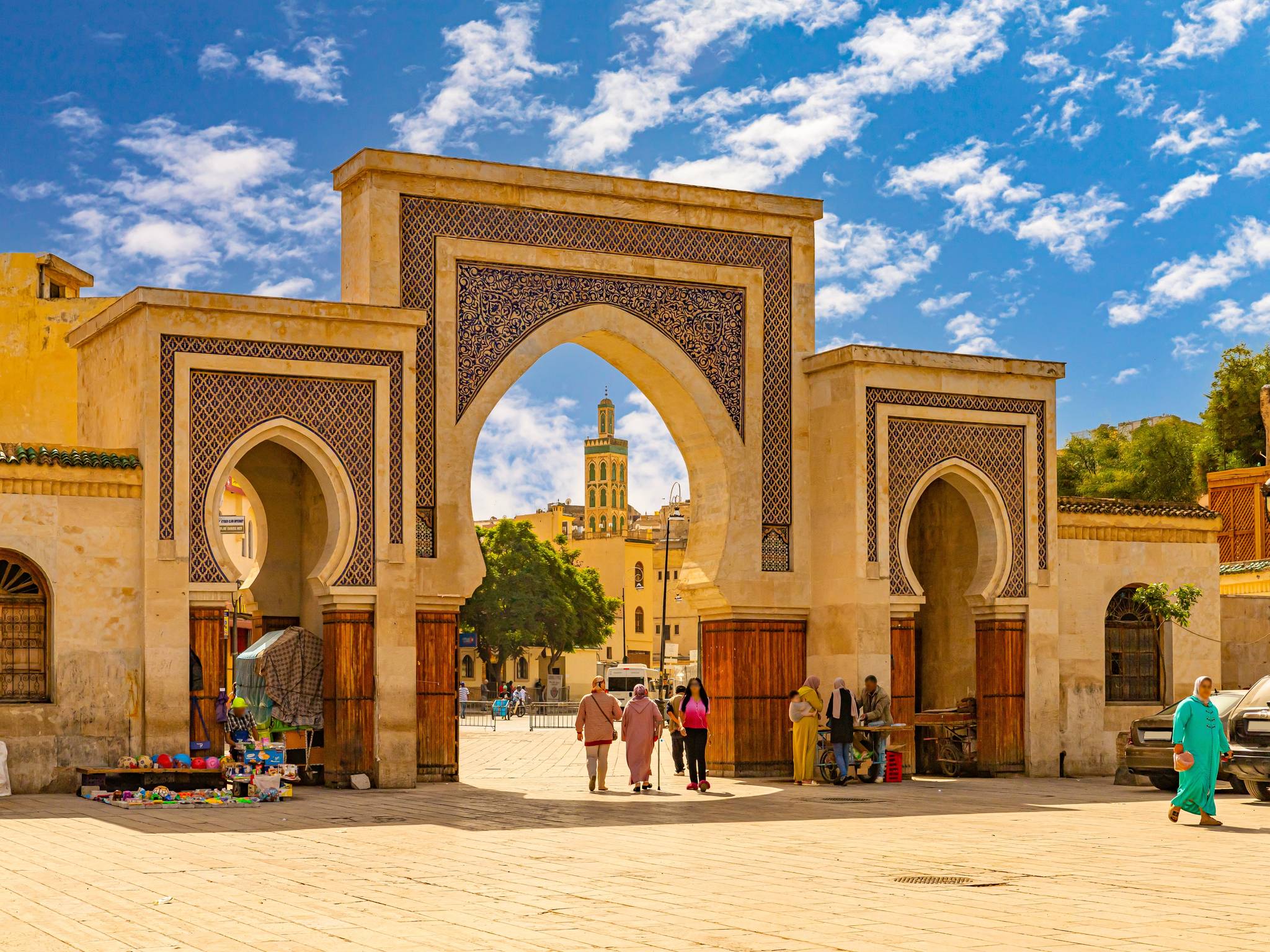 Viaggio tra città e villaggi berberi in Marocco cover
